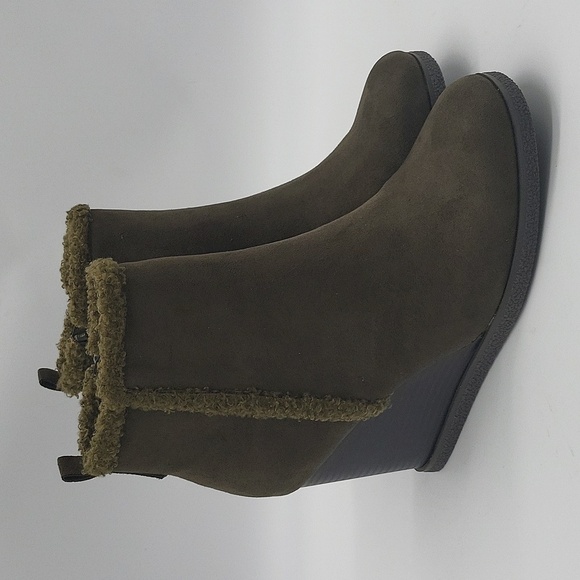1820- Sun + Stone Camillia Ankle Boots Olive Color Size 7.5 NWT - Picture 1 of 11